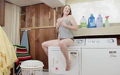 Sheila Faye Washes Her Boyfriends Clothes And Cums At The Same Time - movie 6 - 3