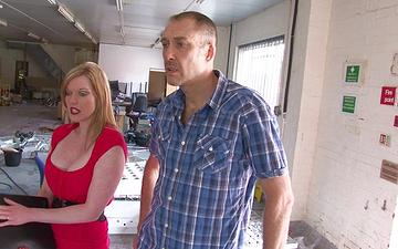 Download Holly kiss gives an interior tour of her space