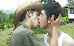 Kijk nu - Latino twinks suck and fuck outdoors in a tropical setting