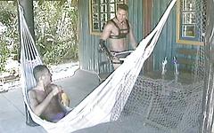 Ver ahora - Latino hunks fuck on the back patio