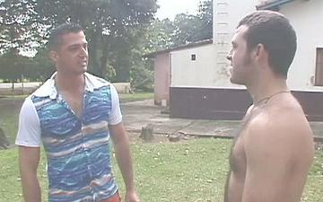 Scaricamento Rio muscle studs fuck and finger each others' hot butts in green shady park