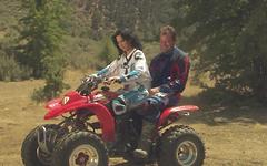 Ver ahora - Lezley gets penetrated on the dirtbike