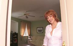 Calliste is a mature amateur red head that loves having sex on camera join background