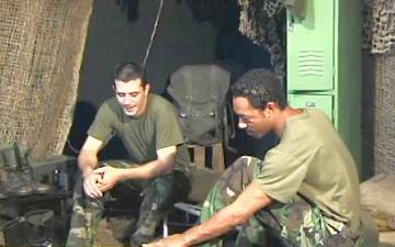 Scaricamento Interracial military jocks fuck each in their tent