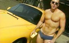 Jetzt beobachten - Hunky muscle jocks 69 and fuck on the floor