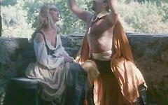 Guarda ora - Hot girl in medieval cosplay gets jizz on face after outdoor anal.