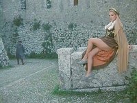 Guarda ora - Outdoor fucking with medieval cosplay.