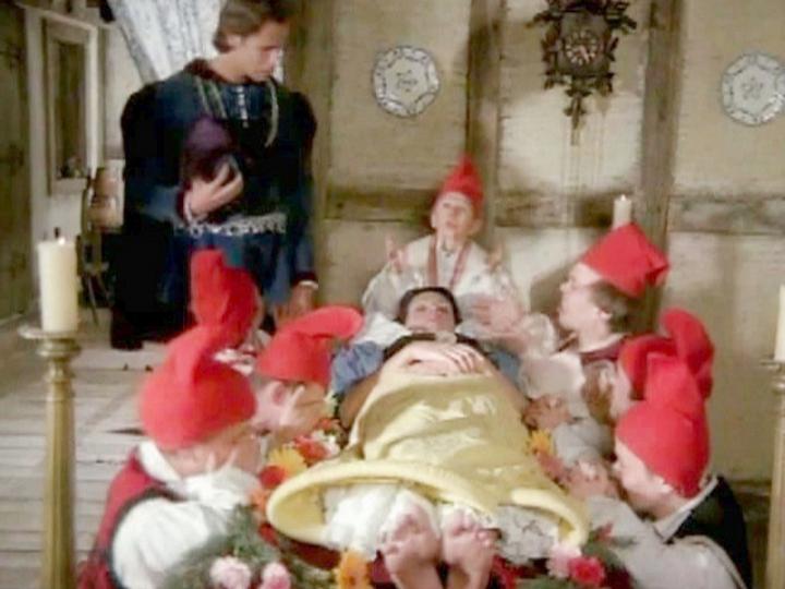 Ho White gets fucked up the ass by a charming prince