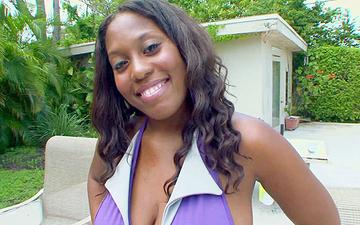 Herunterladen Sasha royce loves big black cocks