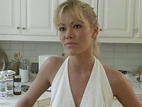 Jetzt beobachten - Slutty blonde gets pounded in the ass and eats cum