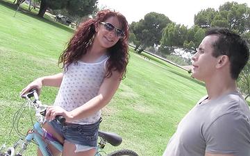 Descargar ¡savannah foxx pasa de montar en bici a deshuesar la enorme polla de talon!