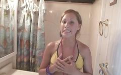 Justice Spreads Her Cheeks in the Bathroom - movie 10 - 6