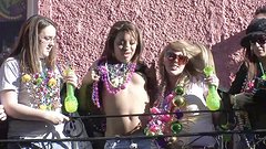 Watch Now - Riahannon flashes everyone on her spring break