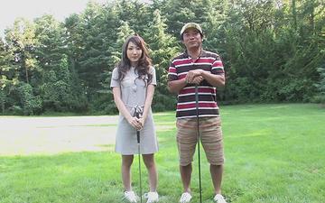 Herunterladen Japanese golf student gives head on golf course