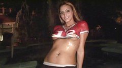 Kijk nu - Cute coed bares her breasts and her beaver