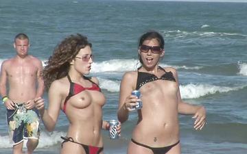 Download Beach babes play with boobies and bounce their booties
