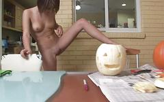 Naked jack-o-lantern carving gets pulp on a pair of titties - movie 1 - 7