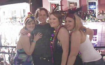 Download Tracey lets loose on mardi gras