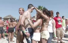 spring breakers flash their tits for the crowds - movie 5 - 7