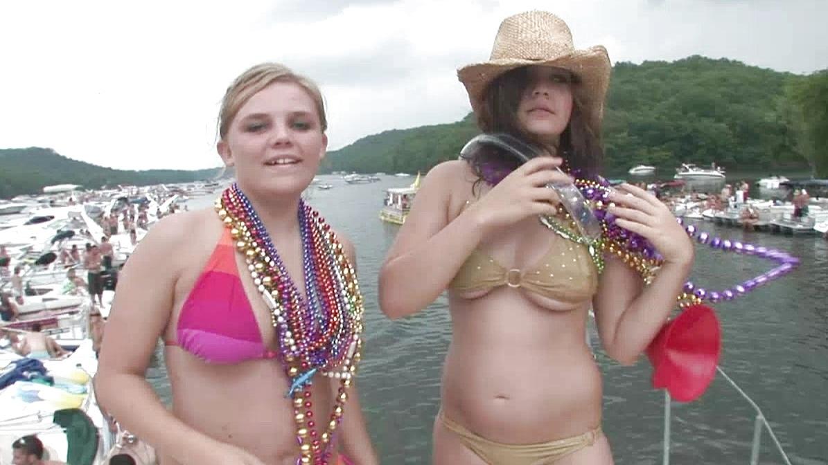 Topless bikini dancing at the pontoon party gets 4 girls hot bang photo image