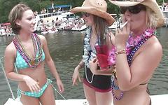 Ver ahora - Teasing turns into girl-on-girl sex fest on the party boat