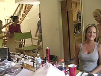 Ver ahora - Some behind the scenes clips from the set of a porn movie with interviews