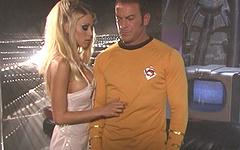 Regarde maintenant - Vicky vette on sex trek