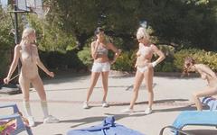 Ver ahora - Hot outdoor lesbian group masturbate with tongue and toys.