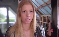 Jetzt beobachten - Hot blonde coed gets fucked deep by an old geezer