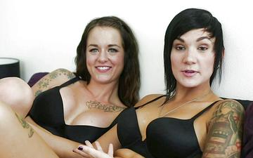Descargar Nikki hearts and sammie six want everyone to see how real lesbians do it