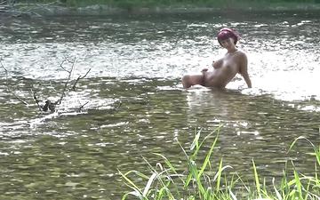 Télécharger Samy saint gets cuffed between two guys by the river 