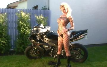 Download Gorgeous blonde caylian curtis masturbates on her motorcycle in lingerie