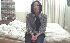 Akiko Miyake gets and internal creampie and pushes it out for you - movie 2 - 2