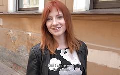 Jetzt beobachten - Redheaded euro teen anna gets cast for porn by shady agent 