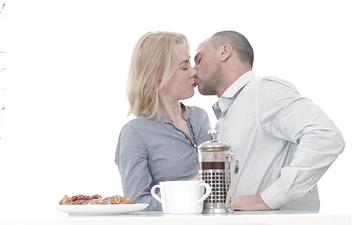 Descargar Hot russian blonde via lasciva gets ass-to-mouth cumshot for breakfast