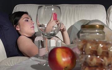 Download Mia evans gets a sexting surprise when her new flame is older than dirt