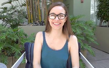 Download Nerdy teen tali dova treats herself to toys in porn debut in spectacles