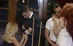 Guarda ora - Elizabeth x and alison chains get fucked hard on a pool table