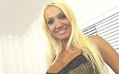 Guarda ora - Donna doll is both beautiful and a blowjob champion