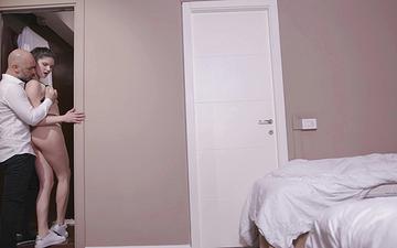 Descargar Francesca di caprio is having anal with her prof when her roomie walks in!