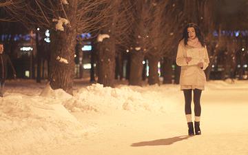 Download Emily bender stays warm during the snowstorm riding her friends cock