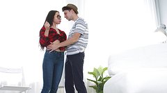 Regarde maintenant - Regina sparks slams her pussy down on her boyfriends dick as she rides it