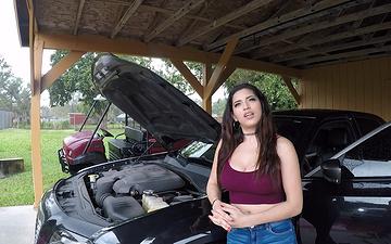 Download Gabriela lopez gets boned deep after our mechanic fixes her ride