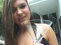 Guarda ora - A cocktail of cum is what vanessa craves after a steamy threesome fuck