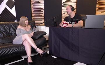 Herunterladen Sara jay gibt uns ein exklusives interview mit ihrer muschi