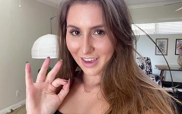 Scaricamento Paige owens ha una figa bagnata e succosa che adora scopare