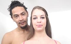 Angelina Brill bekommt einen Arsch voll Sperma nach einem tiefen interracial Fick - movie 5 - 2