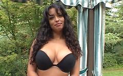 Jetzt beobachten - Outdoor double blowjob with big boobed latina mason storm
