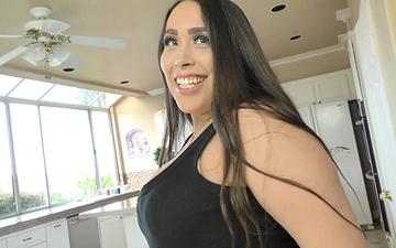 Scaricamento Alycia starr mostra il suo culo al fratellastro mentre il suo massaggio diventa xxx