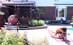 Shana Lane en Heidi Van Horny neuken in het zwembad en partnerruil - movie 3 - 5